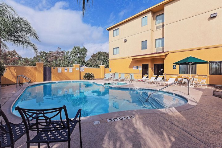 La Quinta Inn & Suites by Wyndham Pasadena
