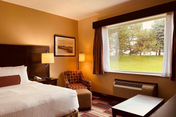 Room 10 of 27