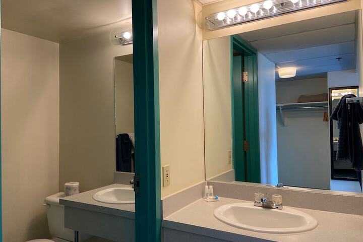 Room 25 of 40