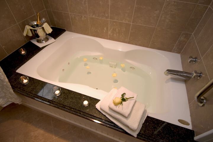 Hot Tub 62 of 70