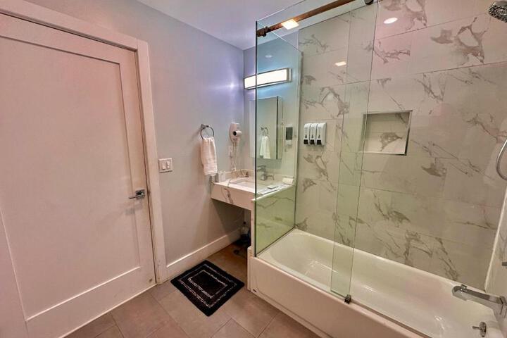 The Modern Suite - 2BR Close to NYC