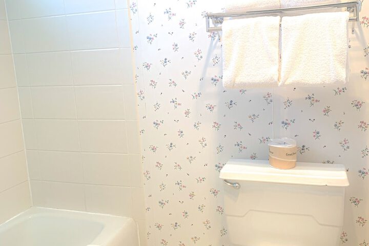 Room 11 of 20