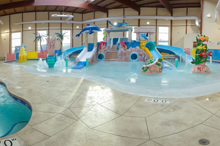 Grand Marquis Waterpark Hotel & Suites