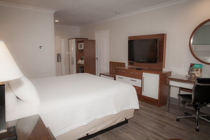 Room 25 of 76