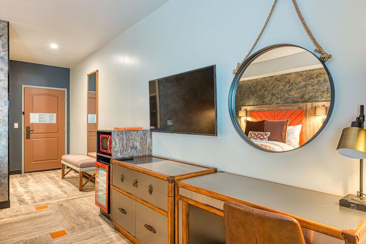Room 21 of 66