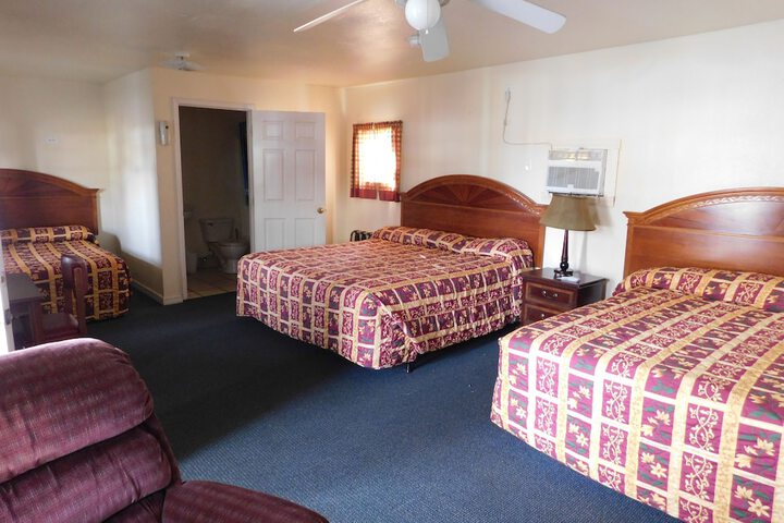 Little Shamrock Motel A1