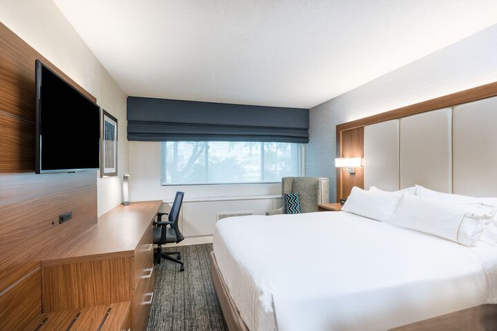 Room 27 of 36