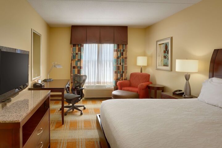 Room 32 of 48