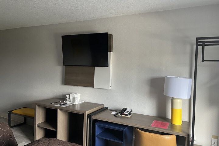 Room 19 of 30