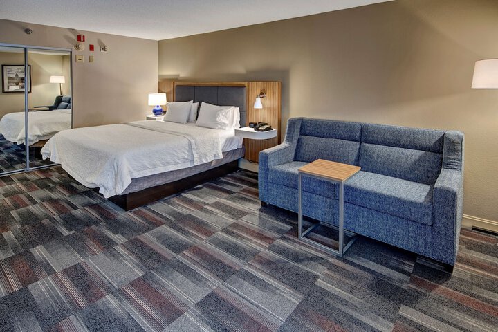 Room 32 of 43