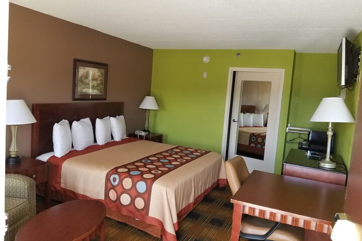 Room 18 of 20