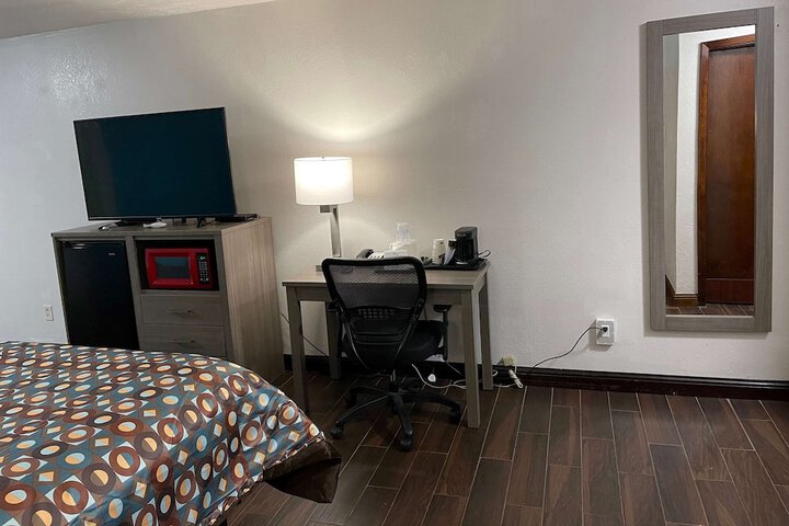 Room 11 of 26