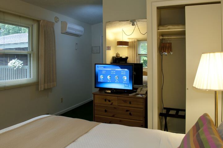 Room 19 of 38