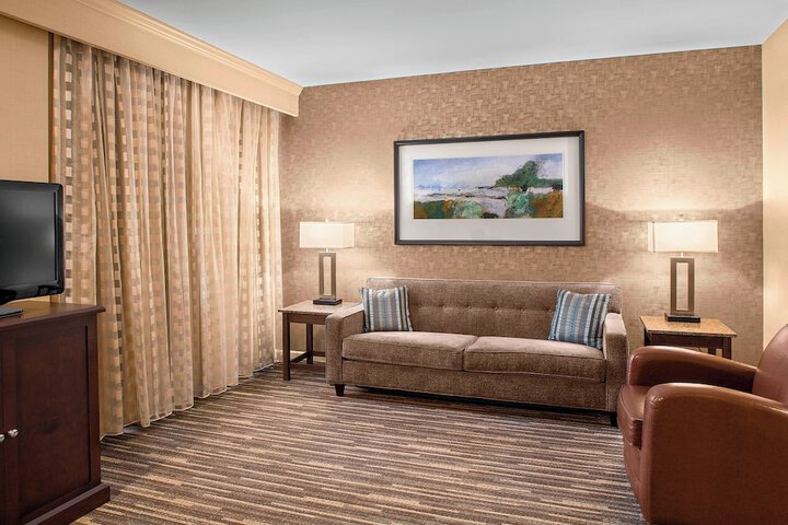 Room 16 of 38