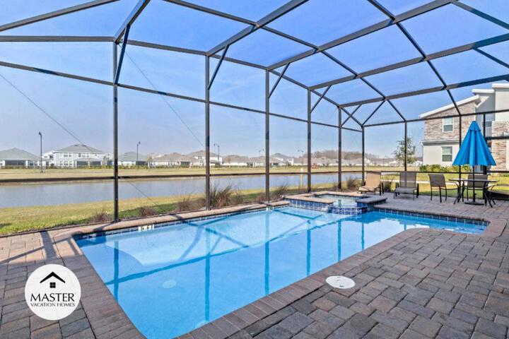 Bedrooms 5 Bathrooms Storey Lake 2885 SC