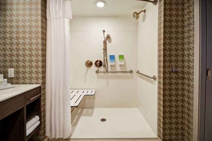 Room 26 of 45
