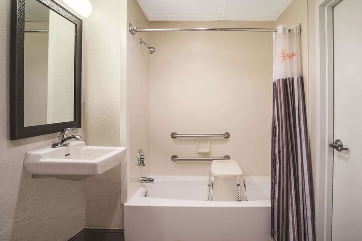 Room 32 of 58