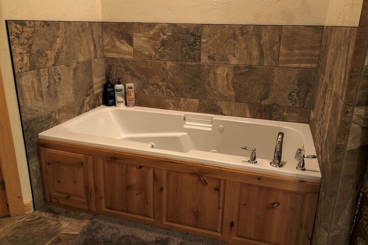 Hot Tub 65 of 71
