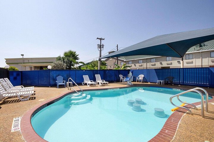 Pool 5 of 74