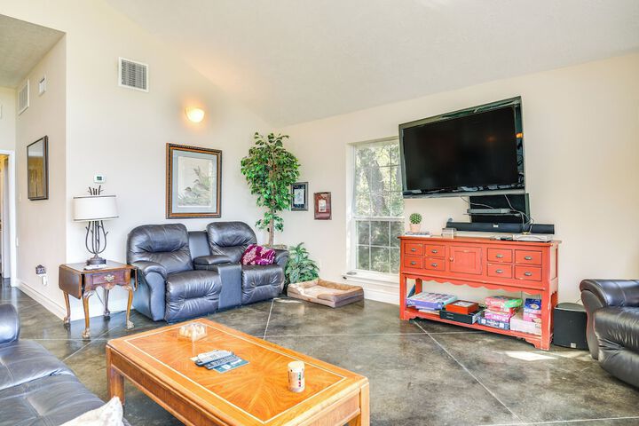 Franklin Home w / Water Views: Outdoor Dining Area!