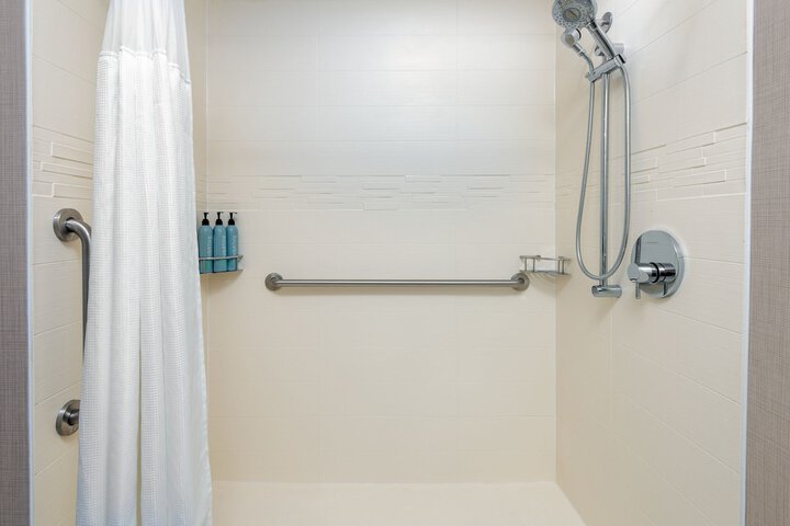 Room 32 of 45