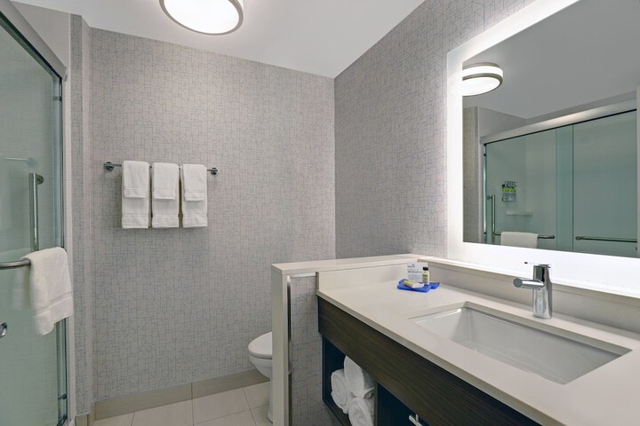 Holiday Inn Express Kingston West by IHG
