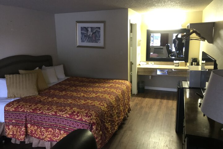 Room 32 of 71