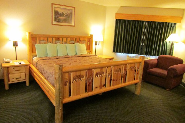 Shell Lake Lodge a Travelodge by Wyndham
