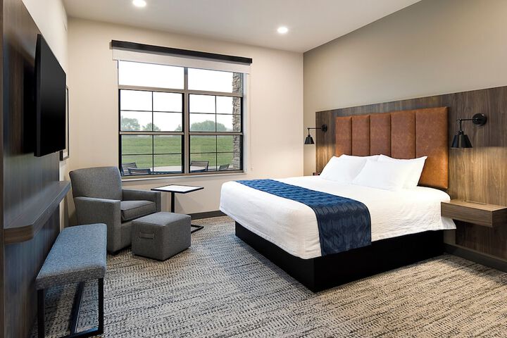 Clubhouse Hotel Suites Sioux Falls