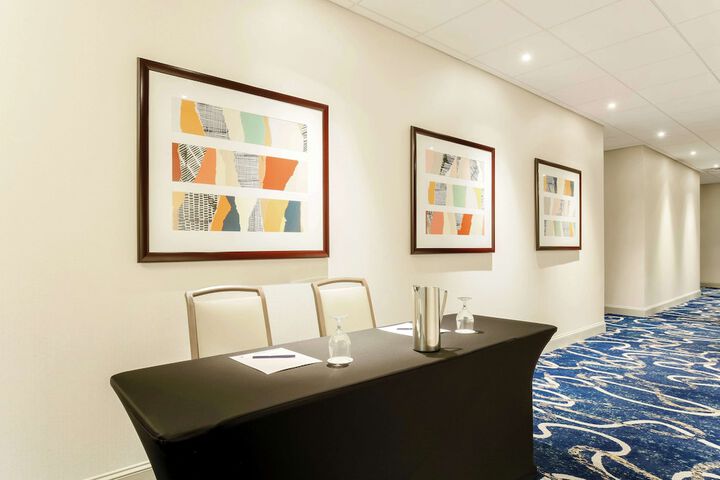 DoubleTree by Hilton Austin - University Area