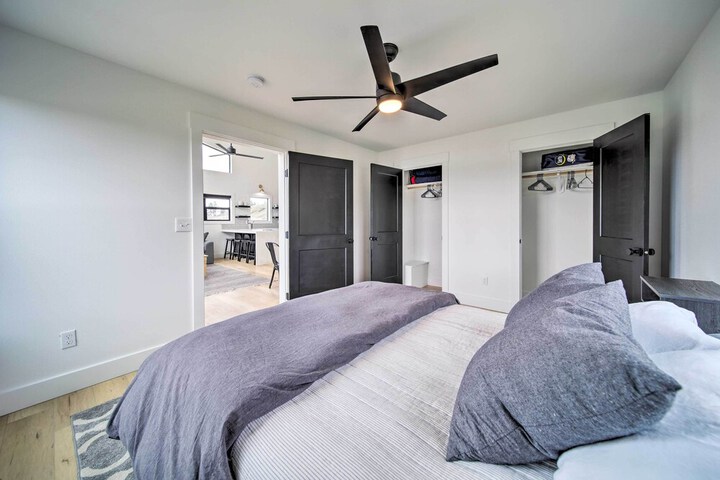 Modern Davenport Home w / Water View & Grill!