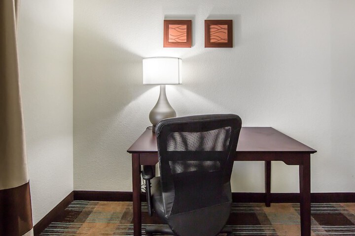 Room 13 of 22