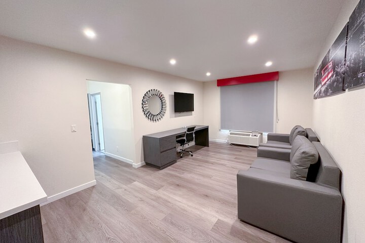 Room 35 of 85