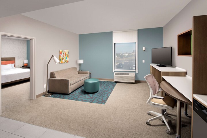 Room 25 of 38