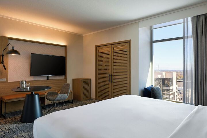 Sheraton Grand Sacramento Hotel