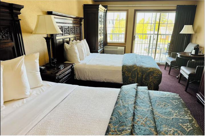 Hamilton Inn Select Beachfront Mackinaw City