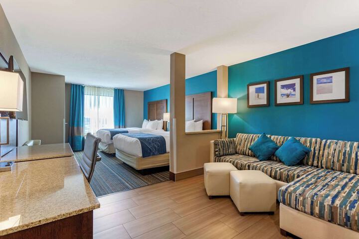 Room 32 of 68