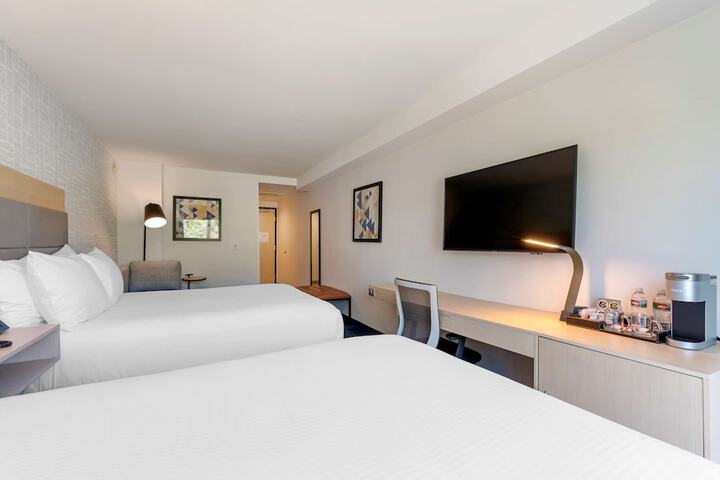 Room 13 of 25