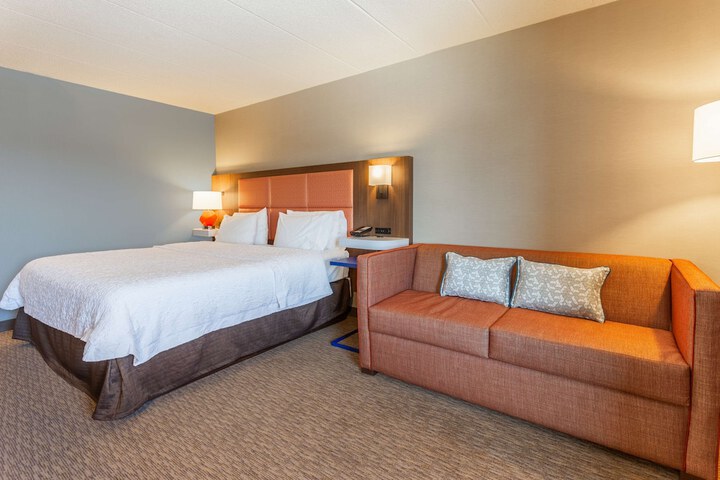 Room 13 of 25