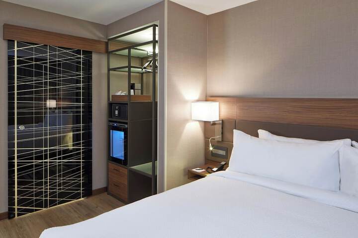 AC Hotel by Marriott Atlanta Downtown