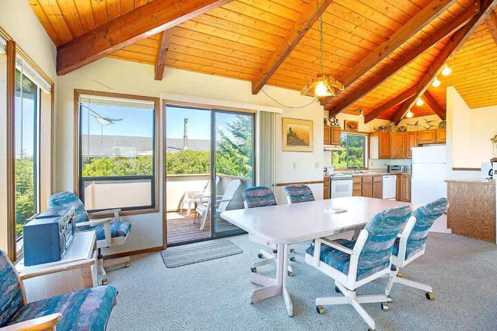 Haven Hideaway - Ocean Views from Every Room