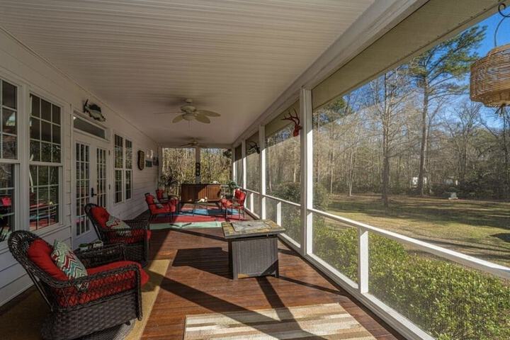 Terrace/Patio 70 of 77