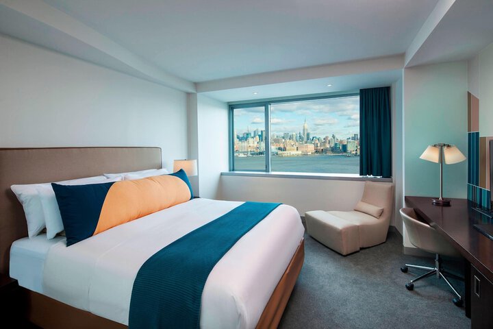 Room 21 of 103