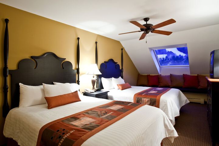 Room 33 of 62