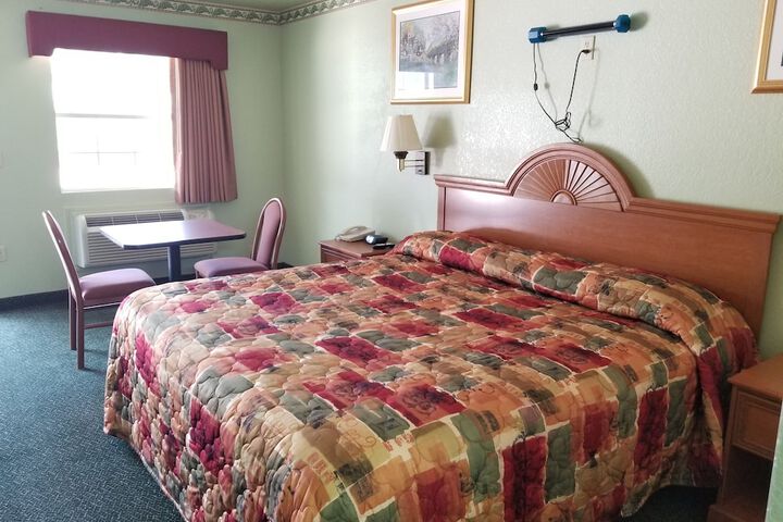 Room 10 of 27