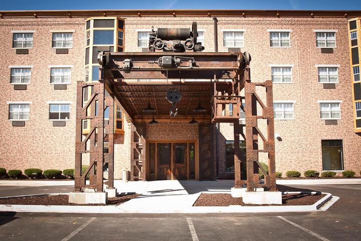 Hotel 4 of 51