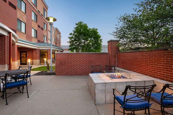 Courtyard Marriott Aksarben Village