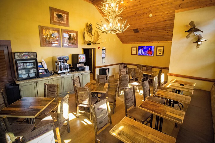 Bearskin Lodge on the River