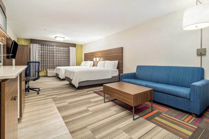 Room 52 of 348