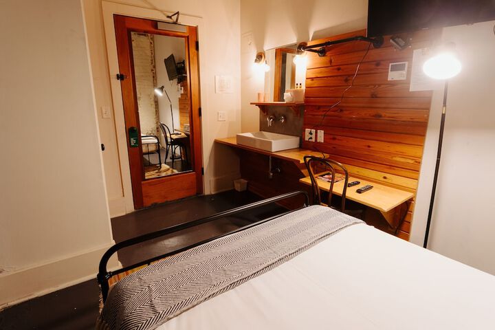 Room 17 of 51